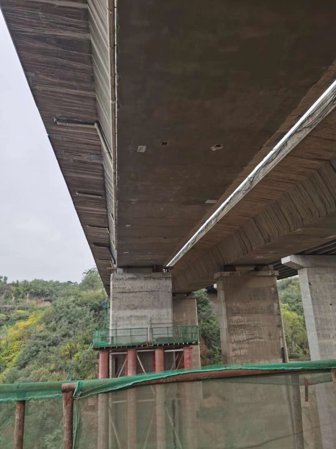 贵港桥梁加固前制定可行设计方案图并用对施工方法